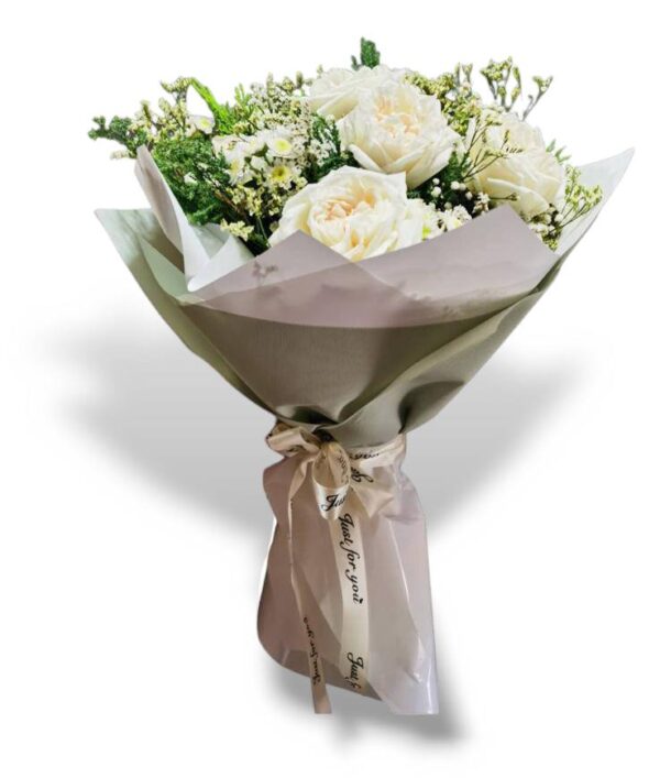 Bouquet of white roses