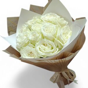 11 white roses decorated with brown paper