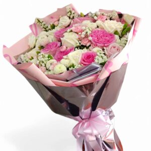 Lovely pink: Medium sized white and pink roses