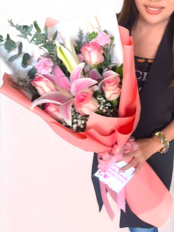 Pink roses and lilies