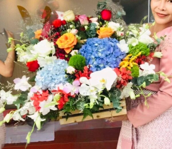 Extra large hydrangea basket